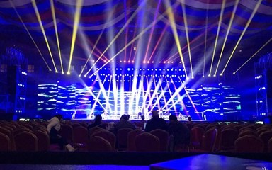 青島演出設(shè)備租賃,青島舞美搭建制作,青島會(huì)議會(huì)展策劃